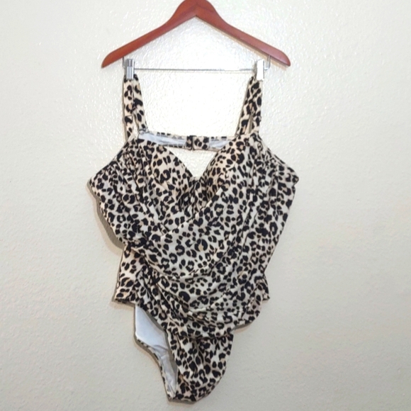 NEW WITHOUT TAGS OLD NAVY LEOPARD ONE PIECE SWIMSUIT 4X PLUS - Picture 1 of 9